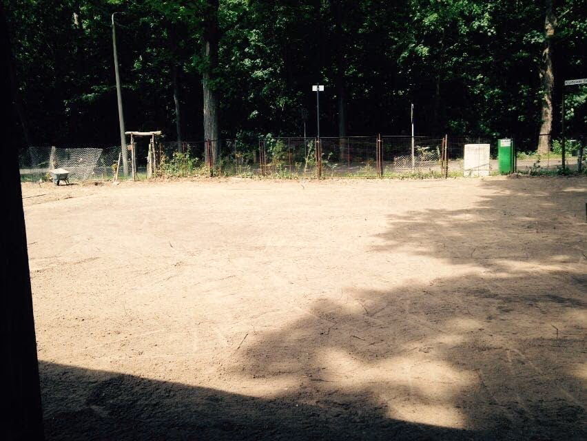 Vorbereitetes Planum mit Tragschicht vor dem Pflasterbau